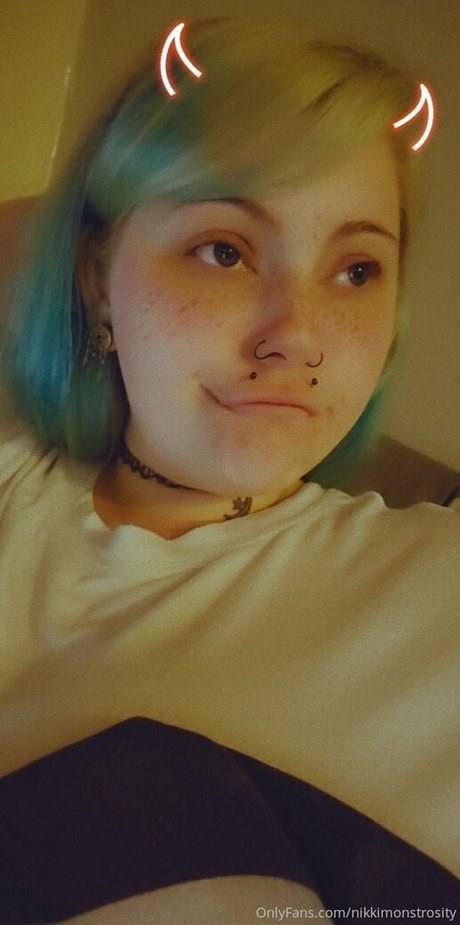 nikkimonstrosity model erotic pics