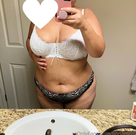 fionapiedi art model pics