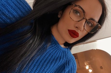 dhmhtra katee nudes model img