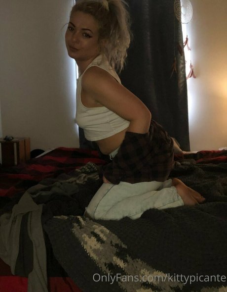 oliviathenorth exclusive actress pics