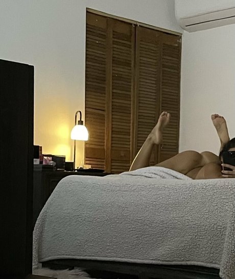 liciouzvicky nudes star photos