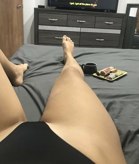 liciouzvicky naked actress photos