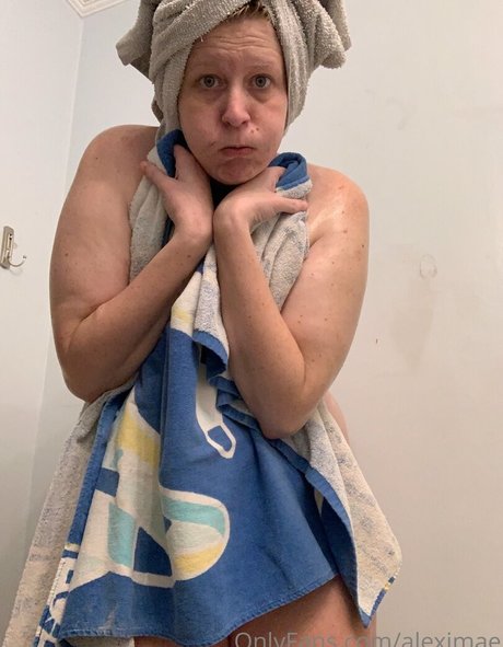 aleximae model perfect photos