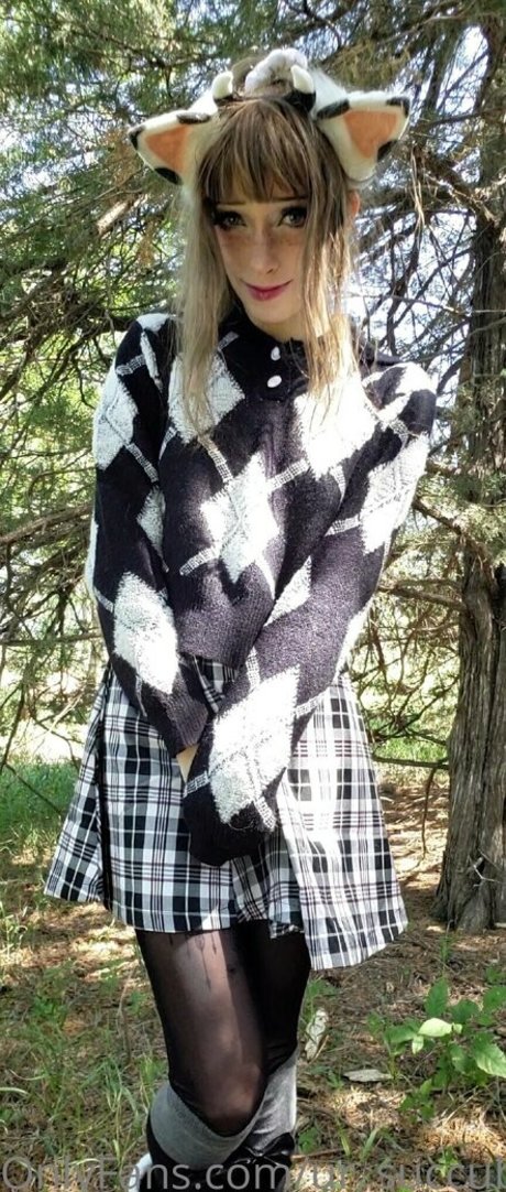 ur succubus gf naked actress pic