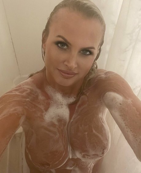 AvaLynn Daniels pornstar naked img