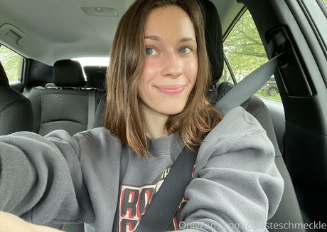 celesteschmeckle star top picture