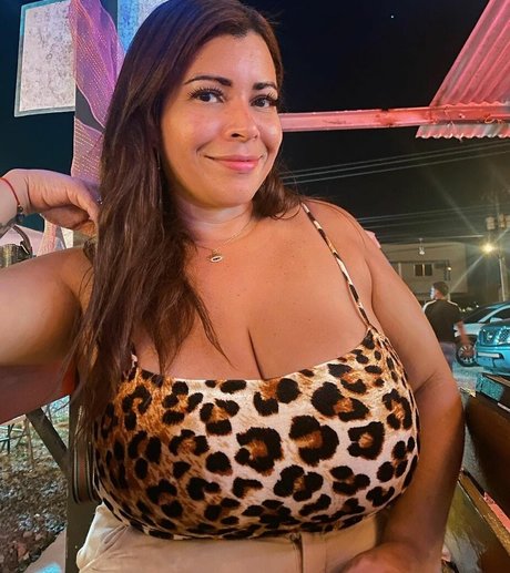 sororonga model hot pictures