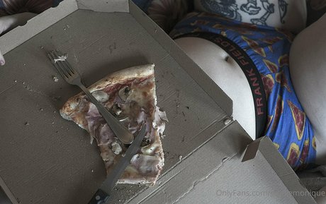 goldiemonique nude actress pictures