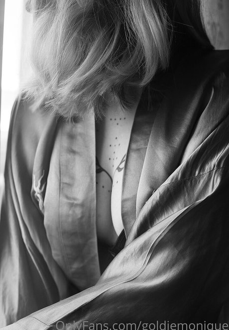 goldiemonique naked actress galleries