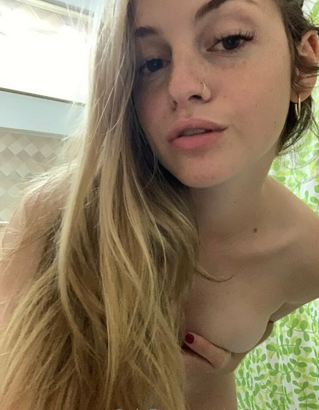 sofiasemine model adult pictures