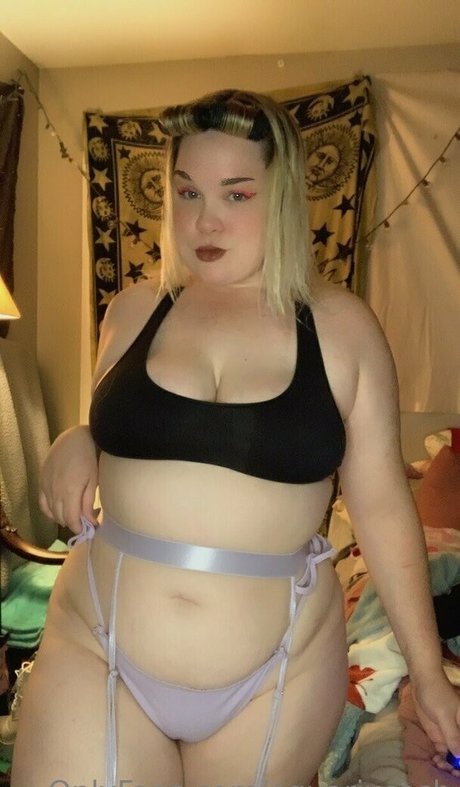 aquariusash hot model img