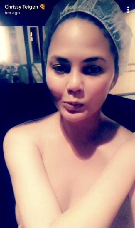 Chrissy Teigen adult model photo