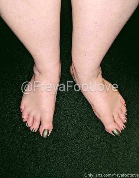 freyafootlove model pornographic photos