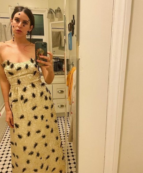 Scout Willis naked pornstar img