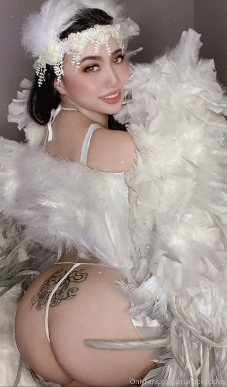 arianaboobbi nude model galleries
