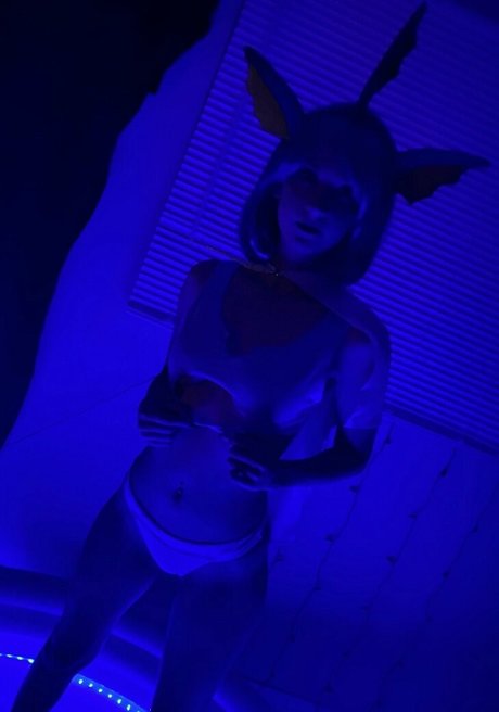 EveElliot model exclusive galleries