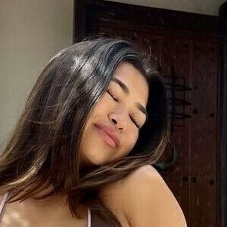 Krischelle Delgado naked actress galleries