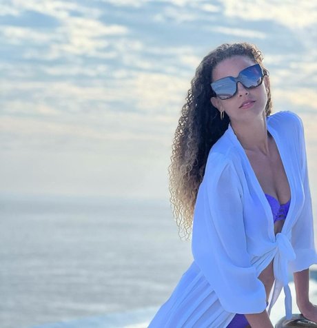 Debby Lagranha sexy model img