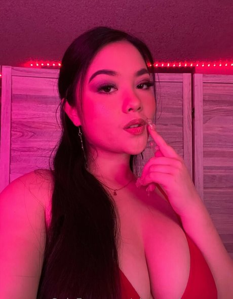 Sonia Elsie exclusive pornstar images