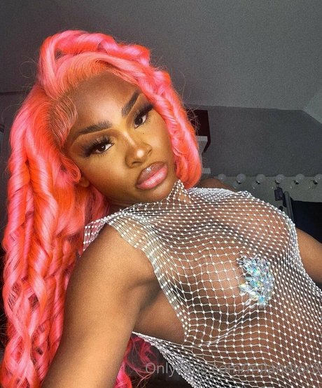 milandior3 star hot picture