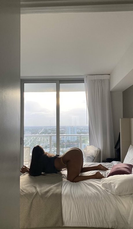 caamibernaal pornstar sexy gallery