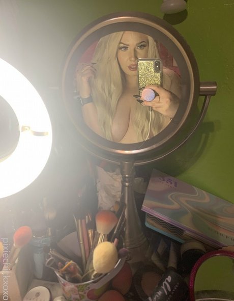 pixiechickxoxo top model photos