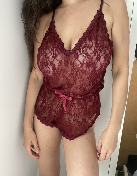 pineapples699 model free photo