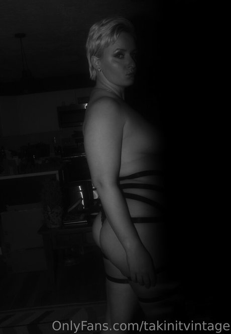 takinitvintage model best photo