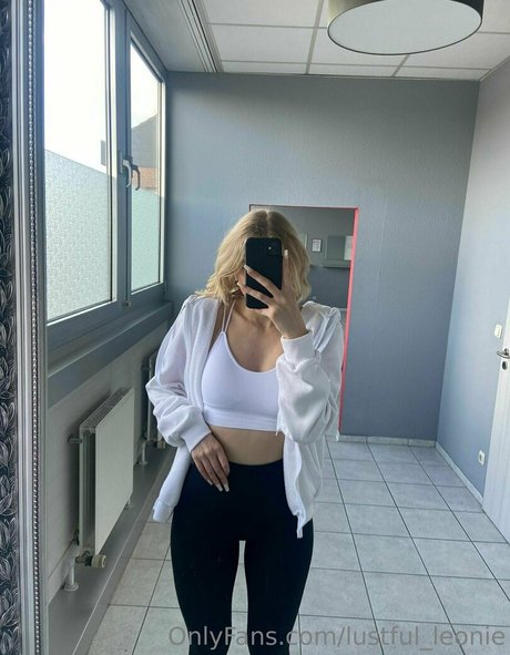 lustful leonie pornstar sex picture