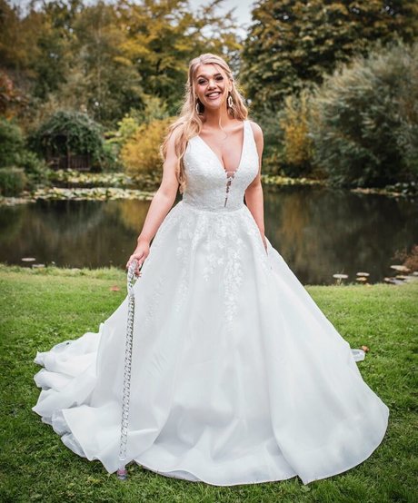 Lucy May Dawson naked star img