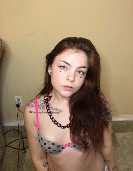 demonicdollyyysfw star naked img