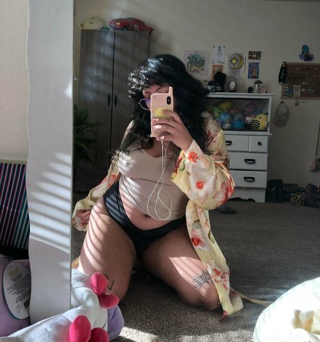 beantastic nude actress image