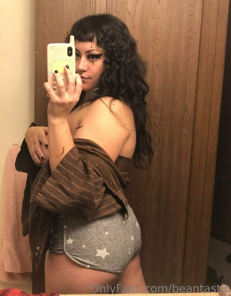 beantastic model art image