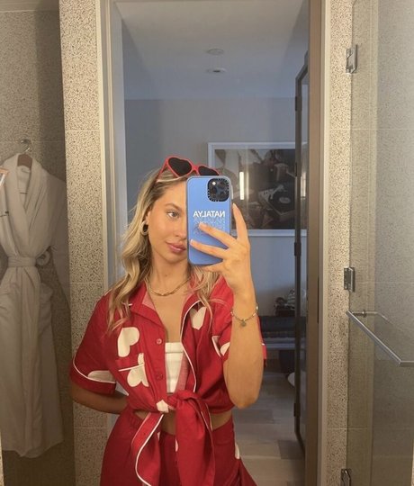 Natasha Bure art star image