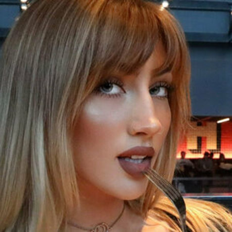 bigmouthbella xxx model img