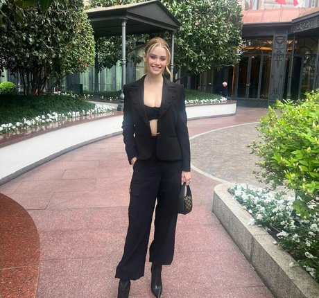 Virginia Gardner Profile pic