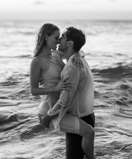 Virginia Gardner star naked image