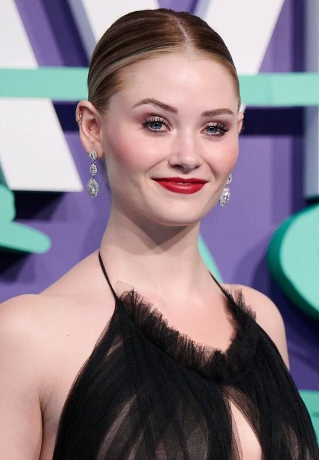 Virginia Gardner model hot pictures