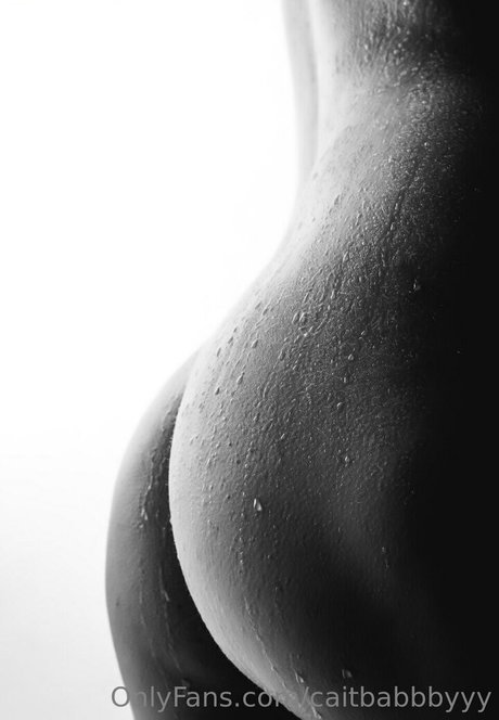 Cait Coldwell model pics