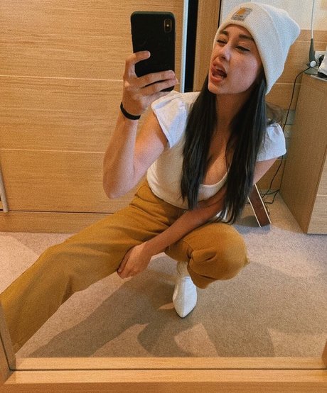 Yvette Monreal star high quality pic