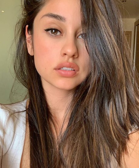 Yvette Monreal xxx model pic