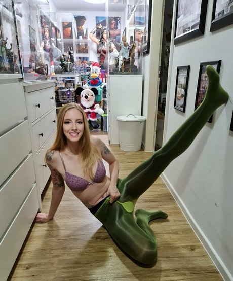 joliesworld pretty model image