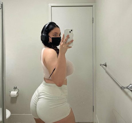 Carragh exclusive model archive