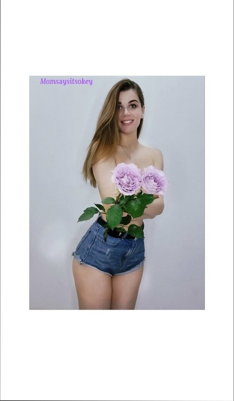 momsaysitsokey model beautiful picture