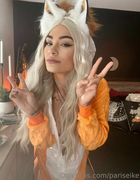 pariseike naked star pics