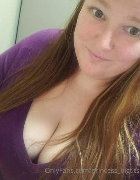 Princess Big Tits naked pornstar photos