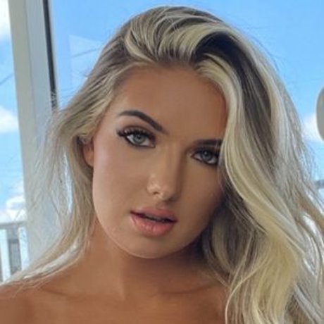 Shea Jones star exclusive gallery