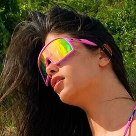 Linda De Morrer star exclusive img