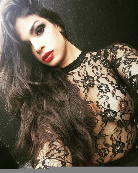 Linda De Morrer model adult galleries