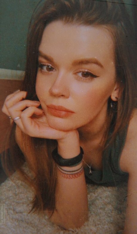 uadwapmwc naked model pic